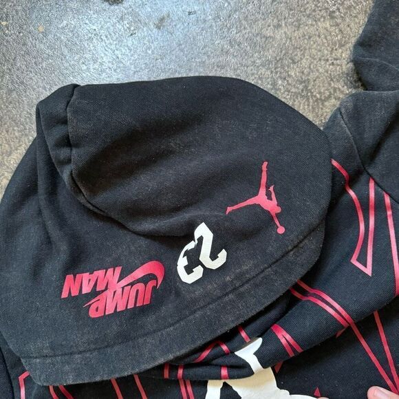 Jordan Black Pullover Hoodie Size Medium Bleached Big Logo Graphic Basketball - Picture 8 of 10